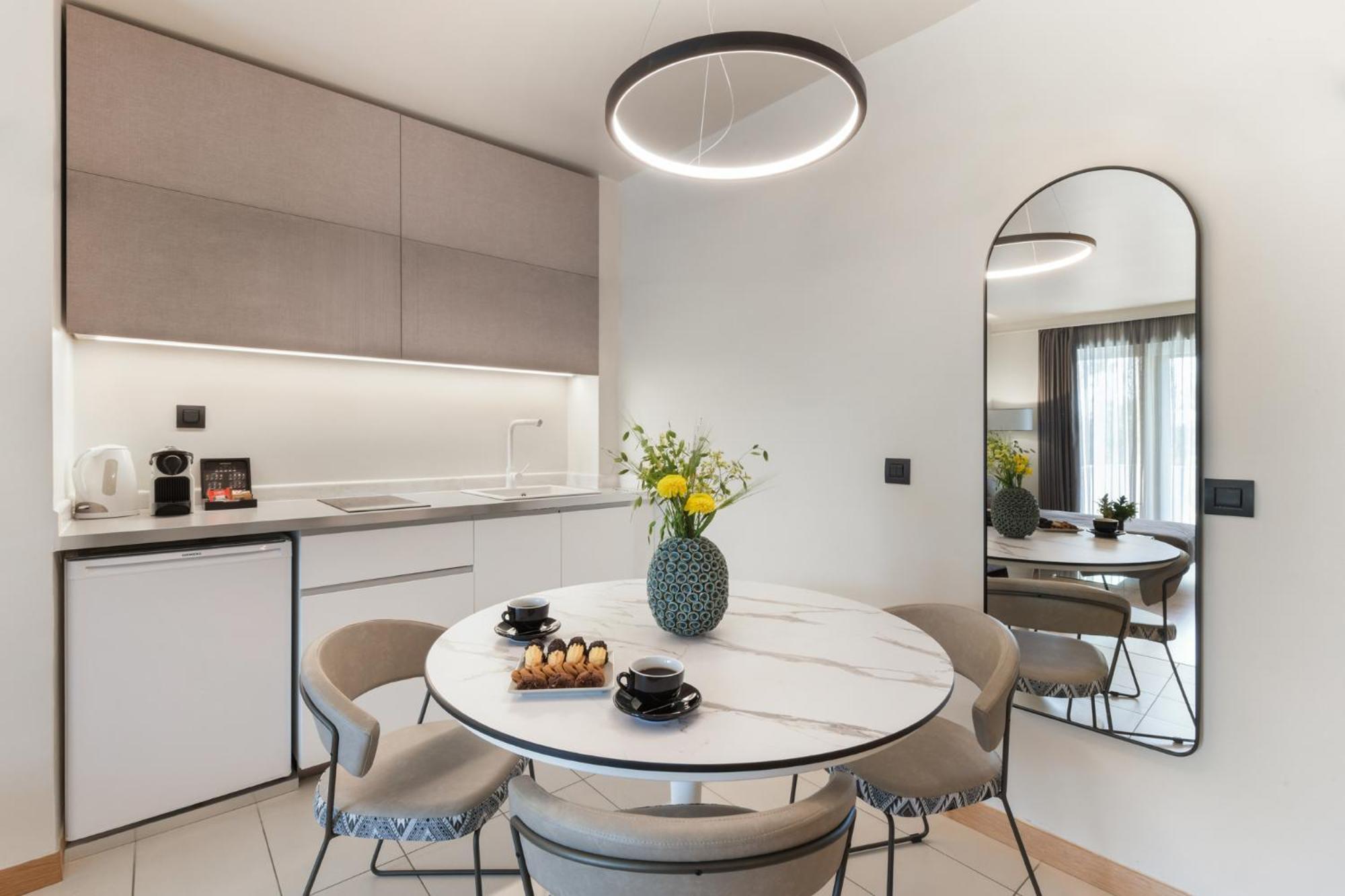 Blazer Suites Hotel Афины Экстерьер фото
