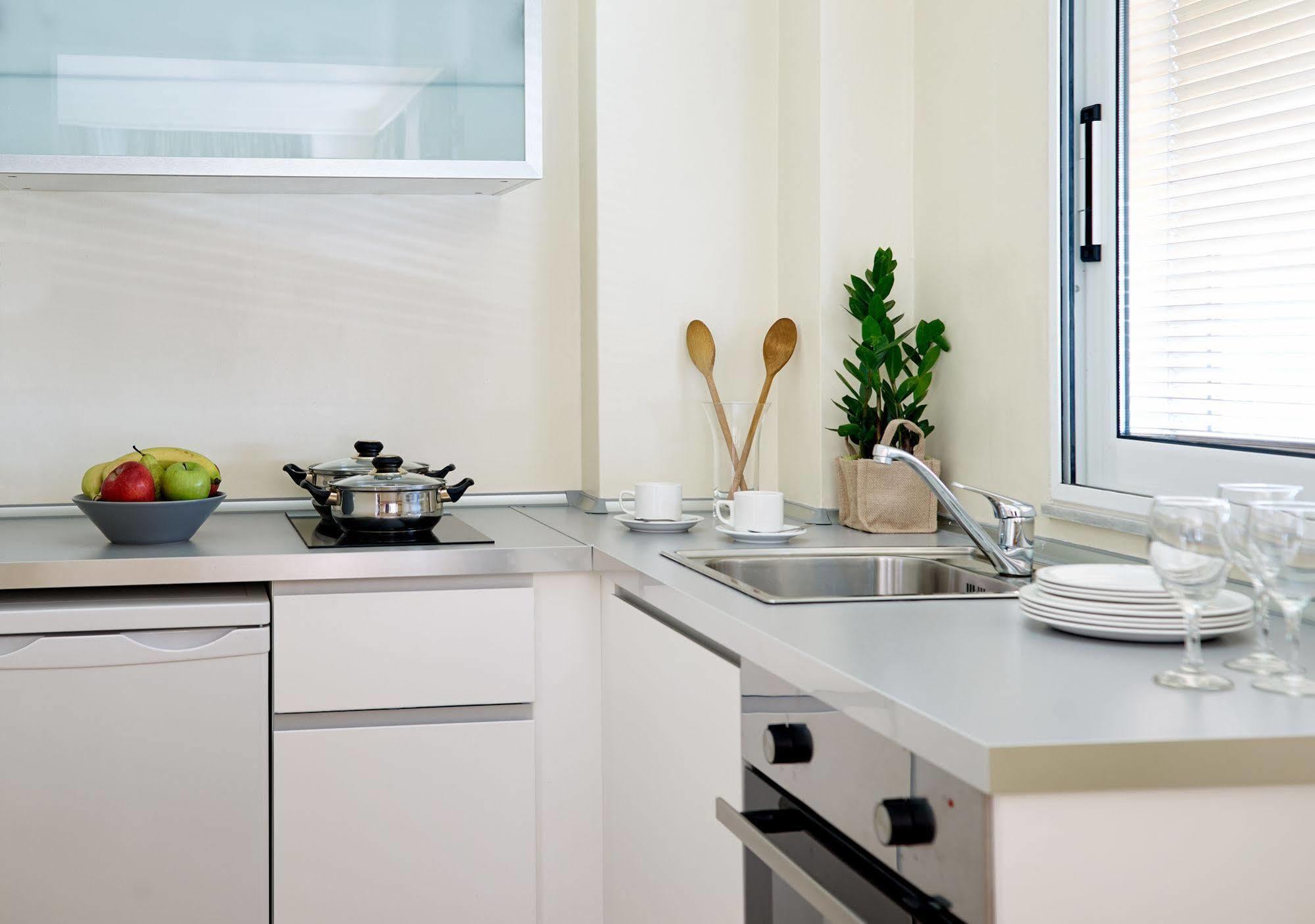 Blazer Suites Hotel Афины Экстерьер фото